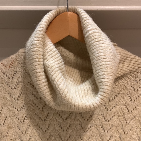 Old Navy sweater.#228 - Picture 4 of 12